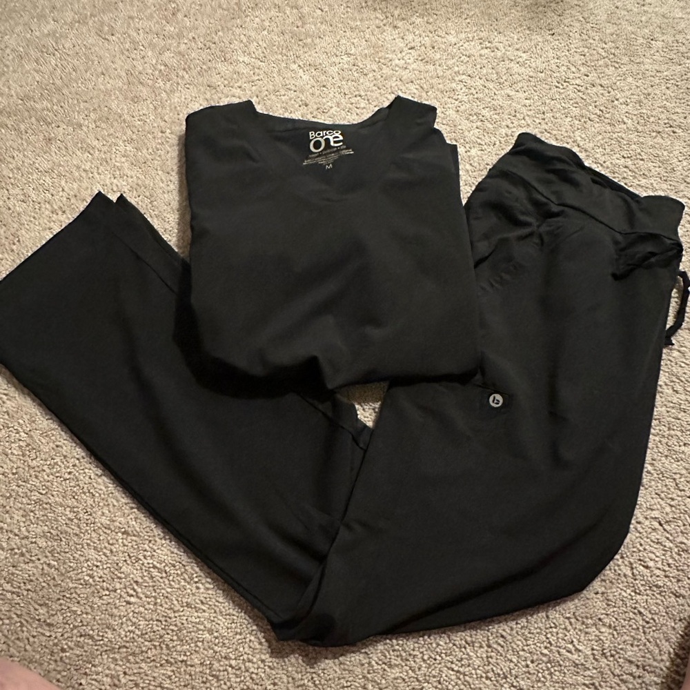 Barco One Scrub Set